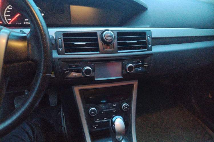 Used MG 6 2012 Hatchback 1.8L Automatic Drive Value Edition Audio And AC Panel
