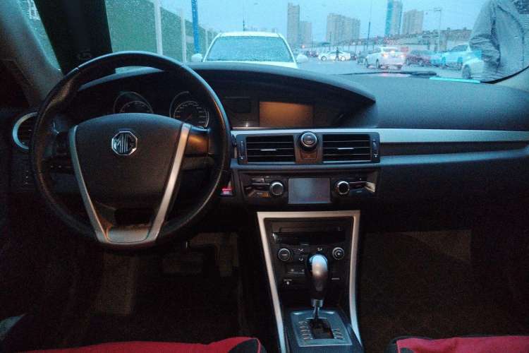 Used MG 6 2012 Hatchback 1.8L Automatic Drive Value Edition Center Console