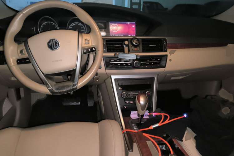 Used MG 6 2012 Hatchback 1.8T Automatic Elite Edition Center Console