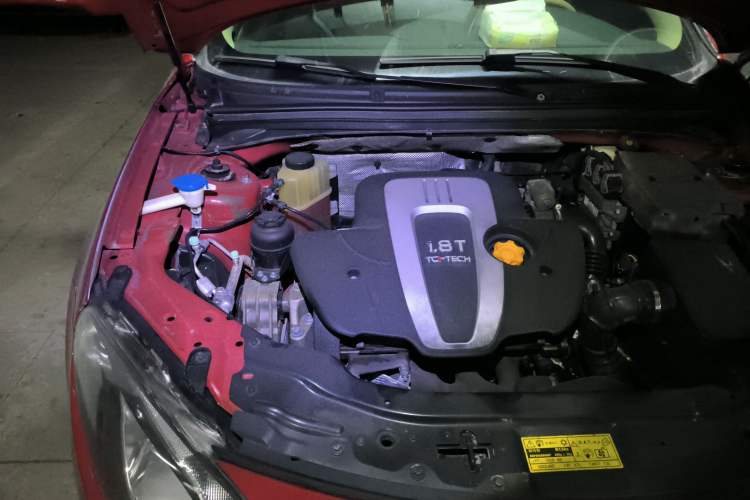 Used MG 6 2012 Hatchback 1.8T Automatic Elite Edition Engine Bay Right