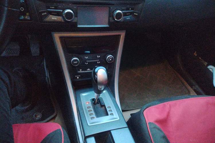 Used MG 6 2012 Hatchback 1.8L Automatic Drive Value Edition Gear Lever