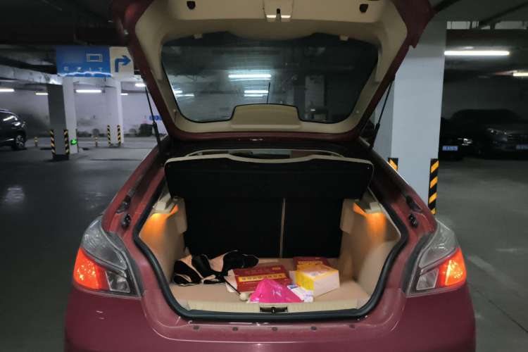 Used MG 6 2012 Hatchback 1.8T Automatic Elite Edition Trunk