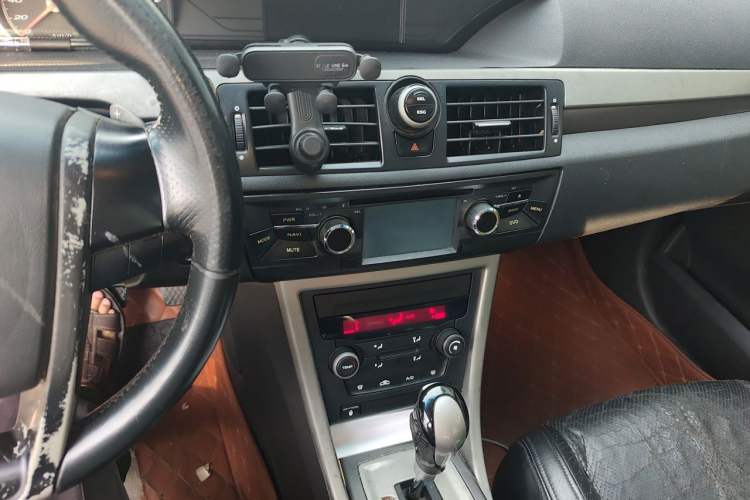 Used MG 6 2012 Hatchback 1.8L Automatic Drive Value Edition Audio And AC Panel
