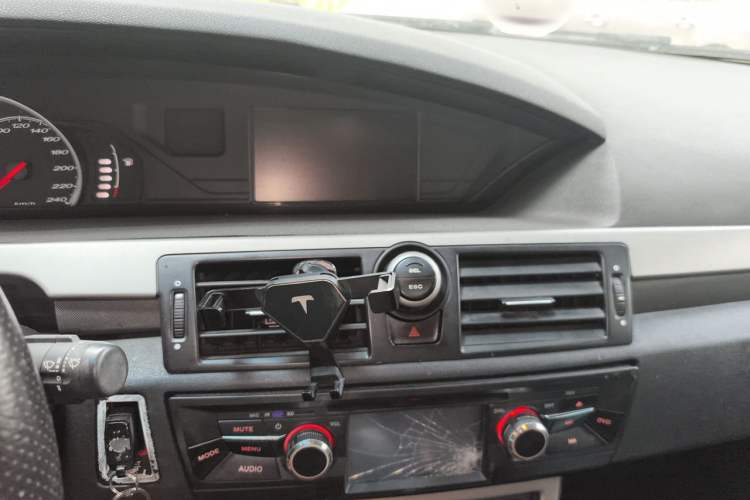 Used MG 6 2012 Hatchback 1.8L Manual - Value Edition Audio And AC Panel