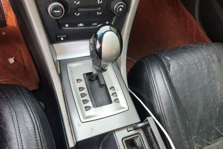 Used MG 6 2012 Hatchback 1.8L Automatic Drive Value Edition Gear Lever