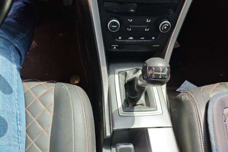 Used MG 6 2012 Hatchback 1.8L Manual - Value Edition Gear Lever