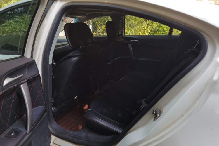 Used MG 6 2012 Hatchback 1.8L Automatic Drive Value Edition Left Rear Seat