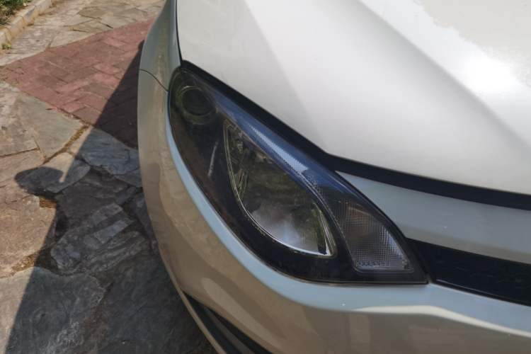 Used MG 6 2012 Hatchback 1.8L Automatic Drive Value Edition Right Front Headlight
