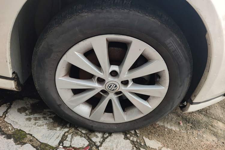 Used MG 6 2012 Hatchback 1.8L Automatic Drive Value Edition Right Front Wheel Hub