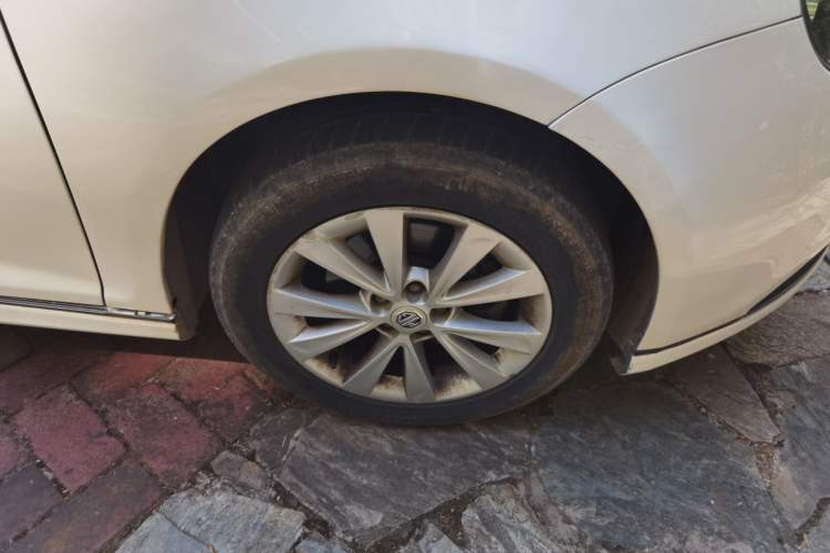 Used MG 6 2012 Hatchback 1.8L Automatic Drive Value Edition Right Front Wheel Hub