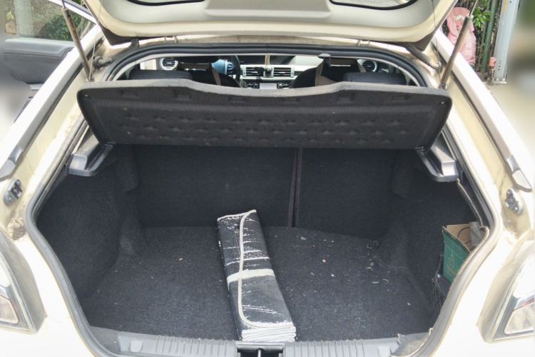 Used MG 6 2012 Hatchback 1.8T Automatic Luxury Edition Trunk