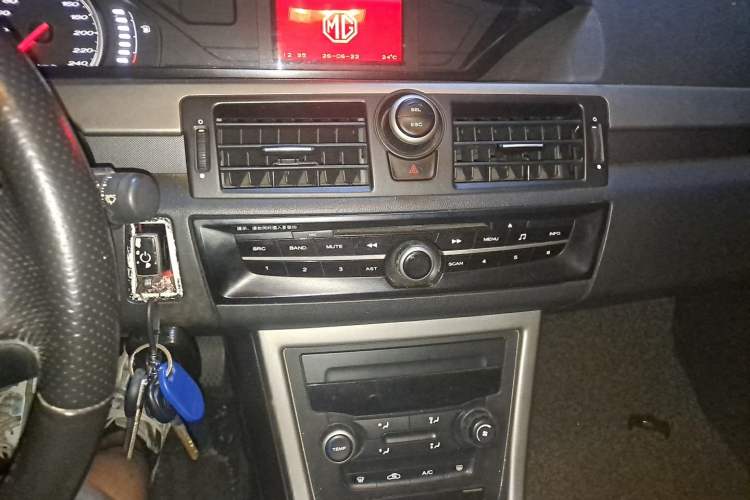 Used MG 6 2012 Hatchback 1.8L Manual - Value Edition Audio And AC Panel