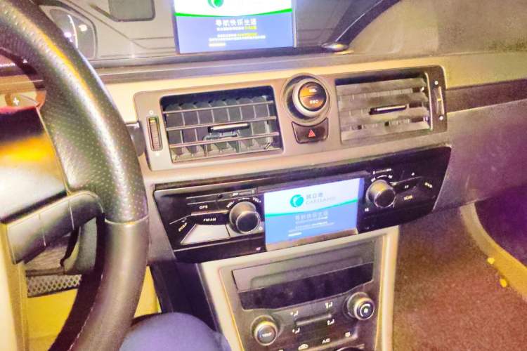 Used MG 6 2012 Hatchback 1.8L Automatic Drive Value Edition Audio And AC Panel
