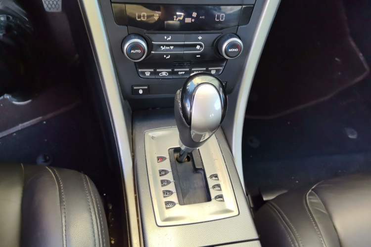 Used MG 6 2012 Hatchback 1.8T Automatic Elite Edition Gear Lever