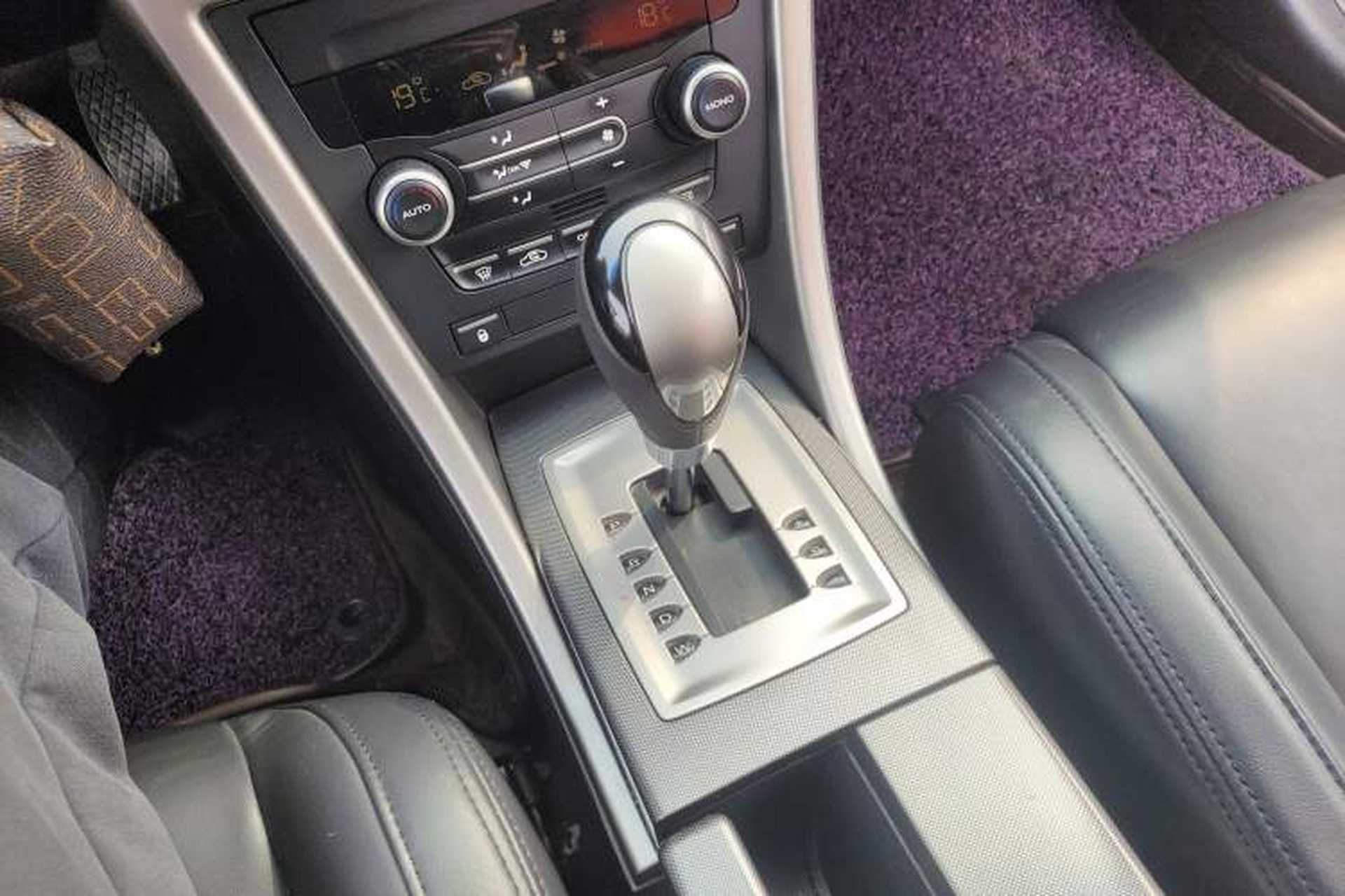 Used MG 6 2012 Hatchback 1.8T Automatic Elite Edition Gear Lever