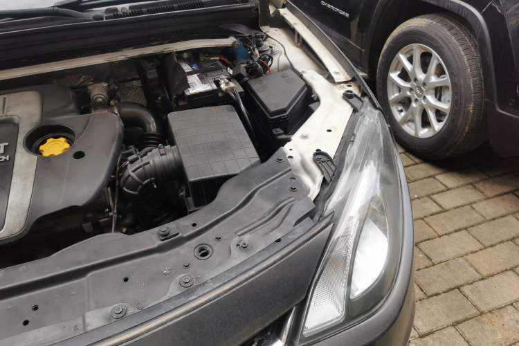 Used MG 6 2013 Hatchback 1.8T Automatic GT Value Edition Engine Bay Left