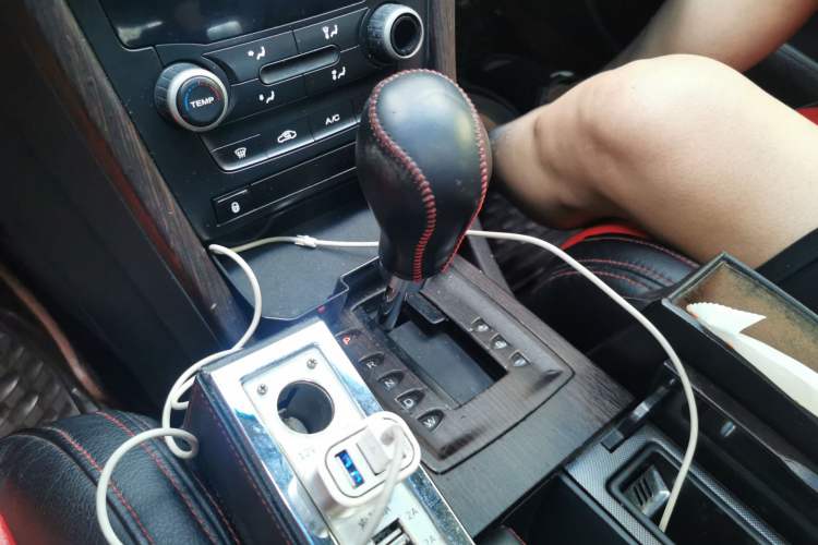 Used MG 6 2013 Hatchback 1.8T Automatic GT Value Edition Gear Lever