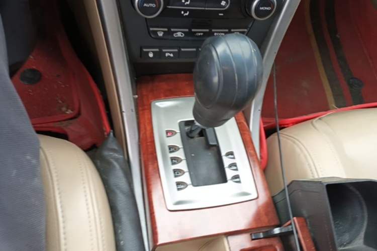 Used MG 6 2013 Hatchback 1.8T Automatic Luxury Edition Gear Lever