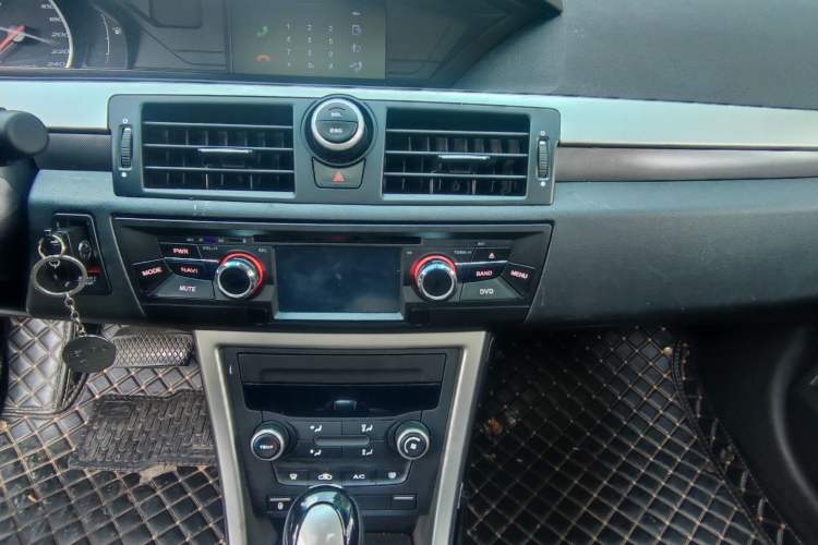 Used MG 6 2013 Hatchback 1.8L Automatic Drive Value Edition Audio And AC Panel
