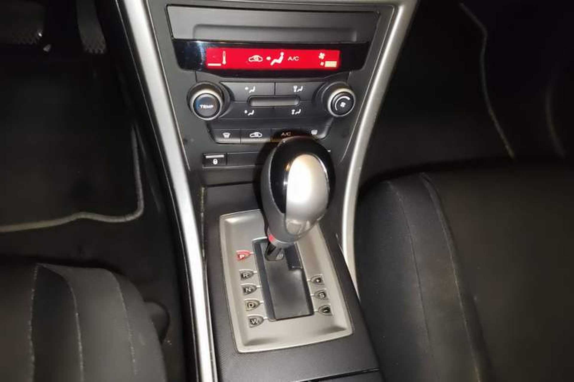 Used MG 6 2013 Hatchback 1.8T Automatic GT Value Edition Gear Lever