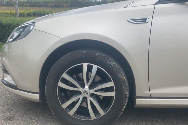 Used MG 6 2013 Hatchback 1.8L Automatic Drive Value Edition Left Front Wheel Hub