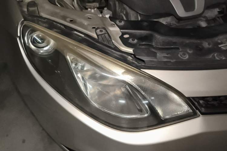 Used MG 6 2013 Hatchback 1.8L Automatic Drive Value Edition Right Front Headlight