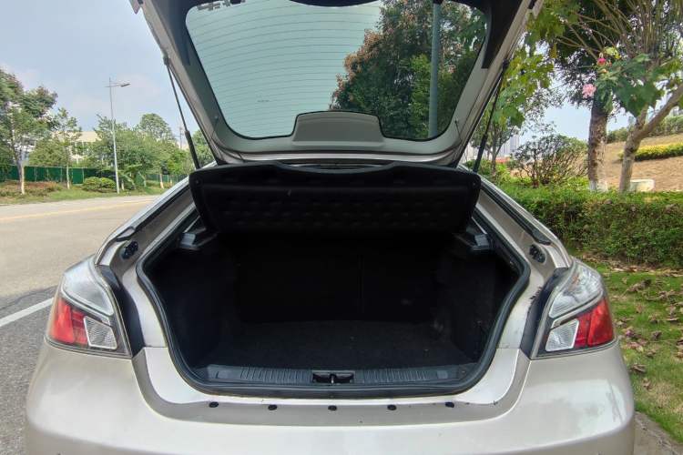 Used MG 6 2013 Hatchback 1.8L Automatic Drive Value Edition Trunk