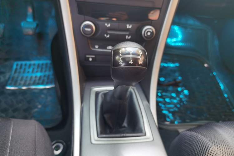 Used MG 6 2013 Hatchback 1.8T Manual GT Value Edition Gear Lever