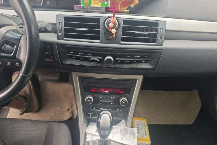 Used MG 6 2013 Hatchback 1.8L Automatic Drive Value Edition Audio And AC Panel