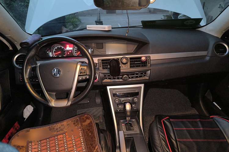 Used MG 6 2013 Hatchback 1.8L Automatic Drive Value Edition Center Console