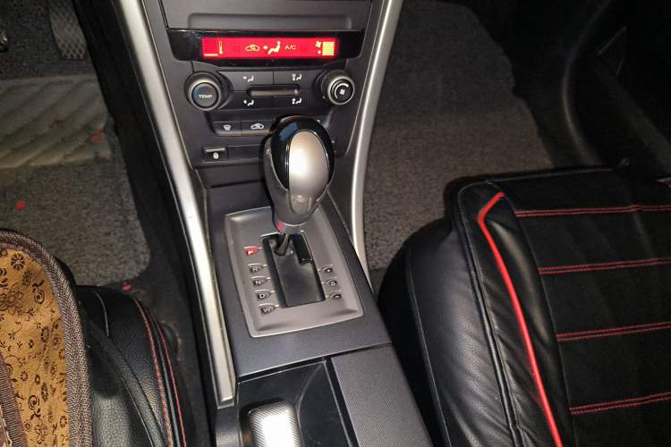 Used MG 6 2013 Hatchback 1.8L Automatic Drive Value Edition Gear Lever