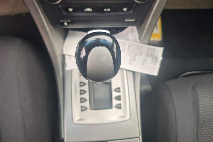 Used MG 6 2013 Hatchback 1.8L Automatic Drive Value Edition Gear Lever