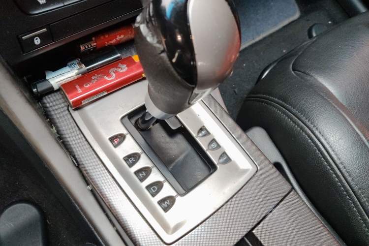 Used MG 6 2013 Hatchback 1.8L Automatic Drive Value Edition Gear Lever