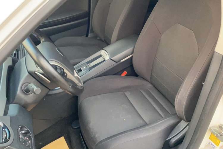 Used MG 6 2013 Hatchback 1.8L Automatic Drive Value Edition Left Front Seat