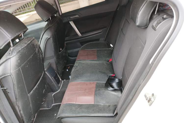 Used MG 6 2013 Hatchback 1.8L Automatic Drive Value Edition Left Rear Seat