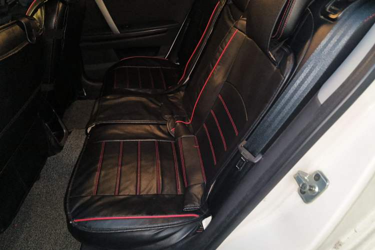 Used MG 6 2013 Hatchback 1.8L Automatic Drive Value Edition Left Rear Seat