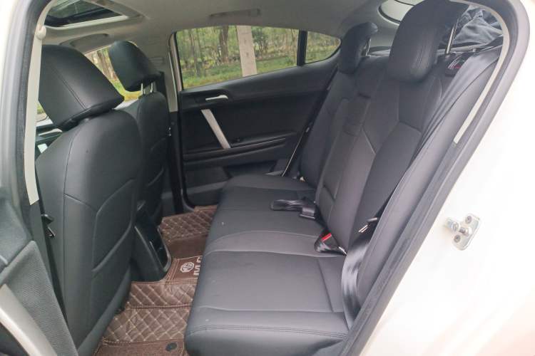 Used MG 6 2013 Hatchback 1.8L Automatic Drive Value Edition Left Rear Seat