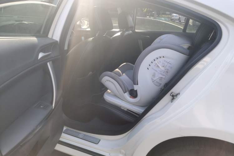 Used MG 6 2013 Hatchback 1.8T Manual GT Value Edition Left Rear Seat