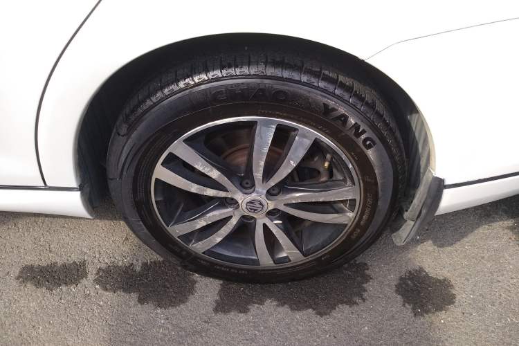 Used MG 6 2013 Hatchback 1.8L Automatic Drive Value Edition Left Rear Wheel Hub