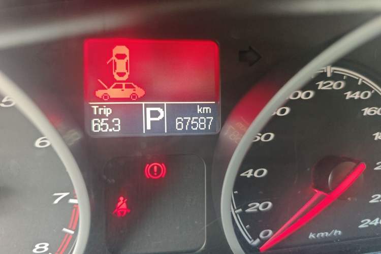 Used MG 6 2013 Hatchback 1.8L Automatic Drive Value Edition Odometer Close Up