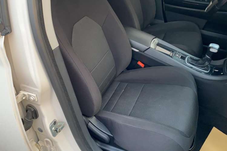 Used MG 6 2013 Hatchback 1.8L Automatic Drive Value Edition Right Front Seat
