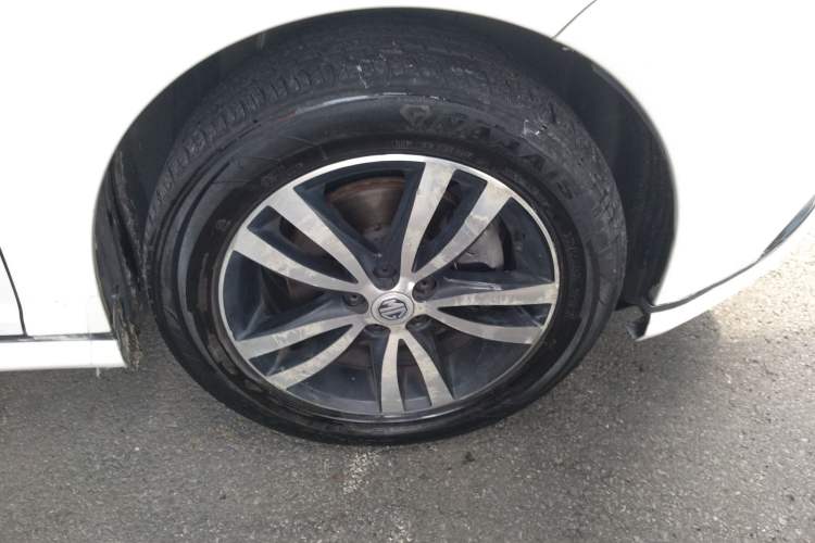 Used MG 6 2013 Hatchback 1.8L Automatic Drive Value Edition Right Front Wheel Hub