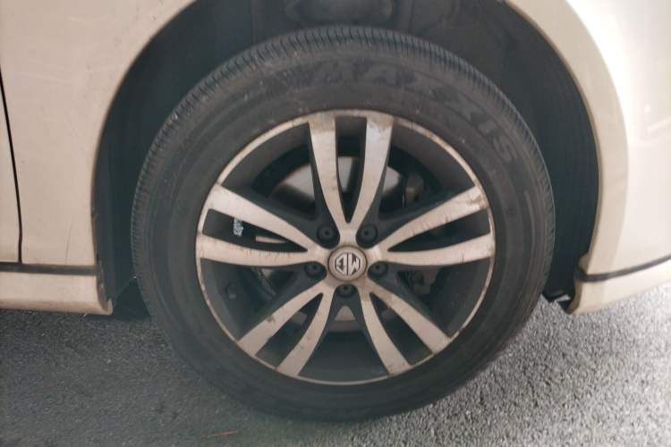 Used MG 6 2013 Hatchback 1.8L Automatic Drive Value Edition Right Front Wheel Hub
