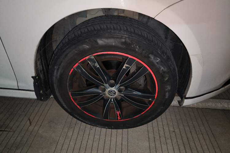 Used MG 6 2013 Hatchback 1.8L Automatic Drive Value Edition Right Front Wheel Hub