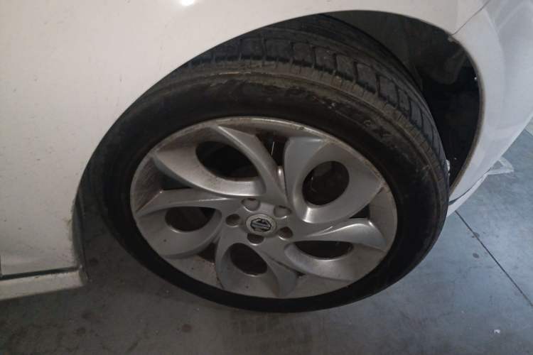 Used MG 6 2013 Hatchback 1.8T Automatic GT Value Edition Right Front Wheel Hub
