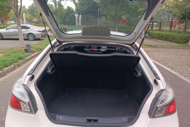 Used MG 6 2013 Hatchback 1.8L Automatic Drive Value Edition Trunk