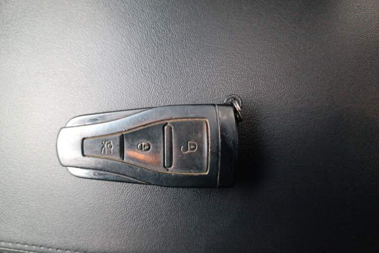 Used MG 6 2013 Hatchback 1.8L Automatic Drive Value Edition Vehicle Key