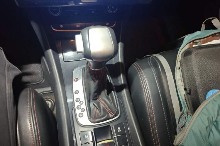 Used MG 6 2014 Hatchback 1.8T Automatic Performance Edition Gear Lever