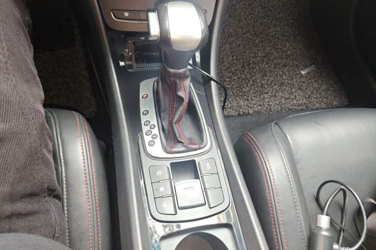 Used MG 6 2014 Hatchback 1.8T Automatic Performance Edition Gear Lever