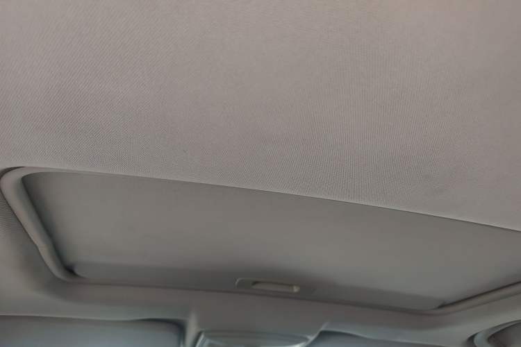 Used MG 6 2014 Hatchback 1.8T Manual Performance Edition Headliner